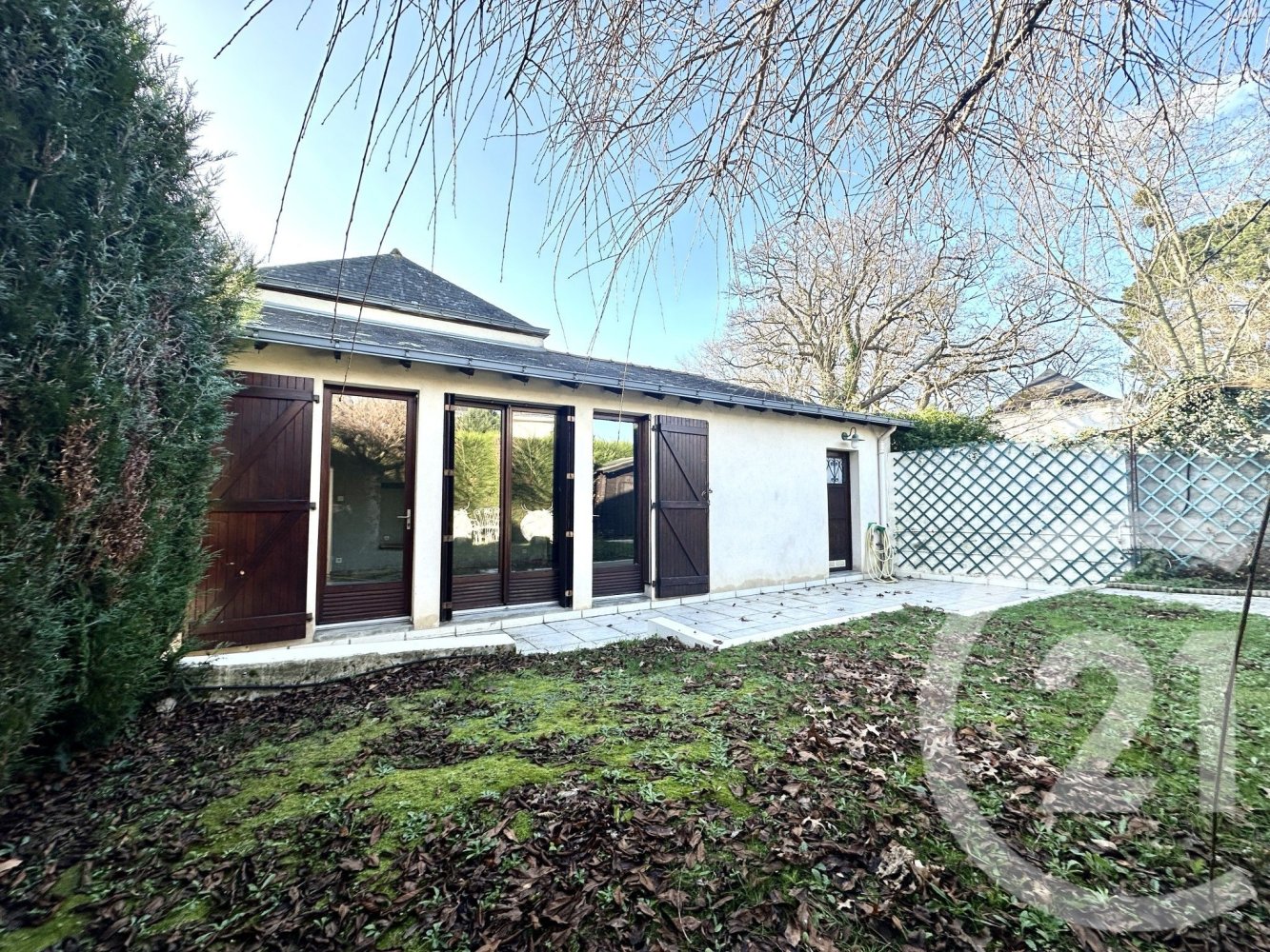 Casa de 3 dormitorios en Sautron, France No. 101876