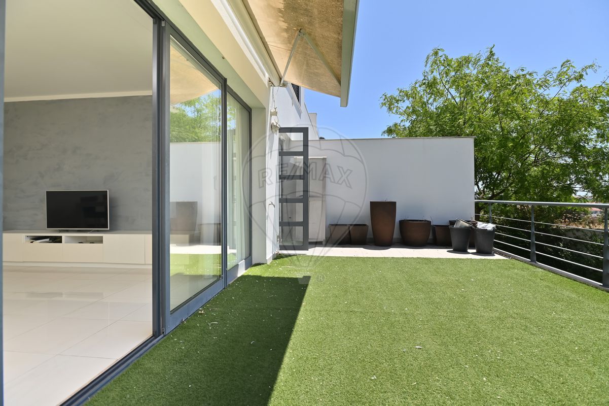 2 bedrooms Apartment in Cascais, Portugal No. 78605