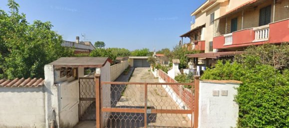 4 rooms Apartment in Pomezia, Italy No. 193094 3