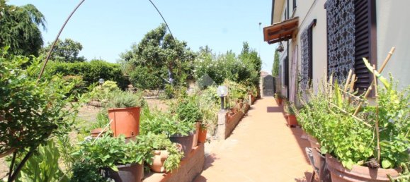 3 bedrooms Villa in Larciano, Italy No. 272078 9