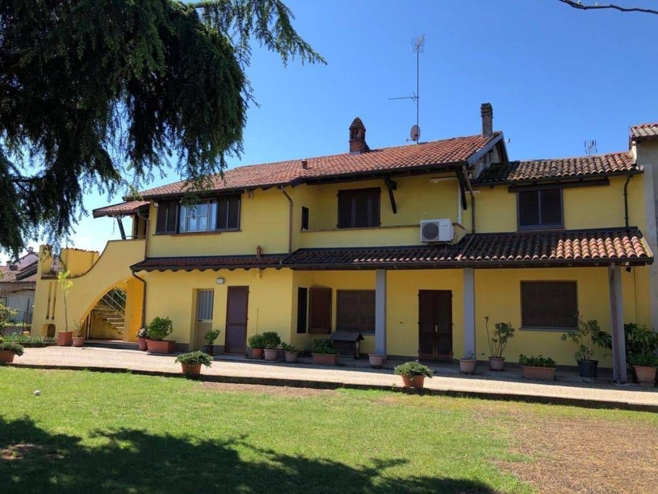 5 rooms House in Pieve Albignola, Italy No. 90538