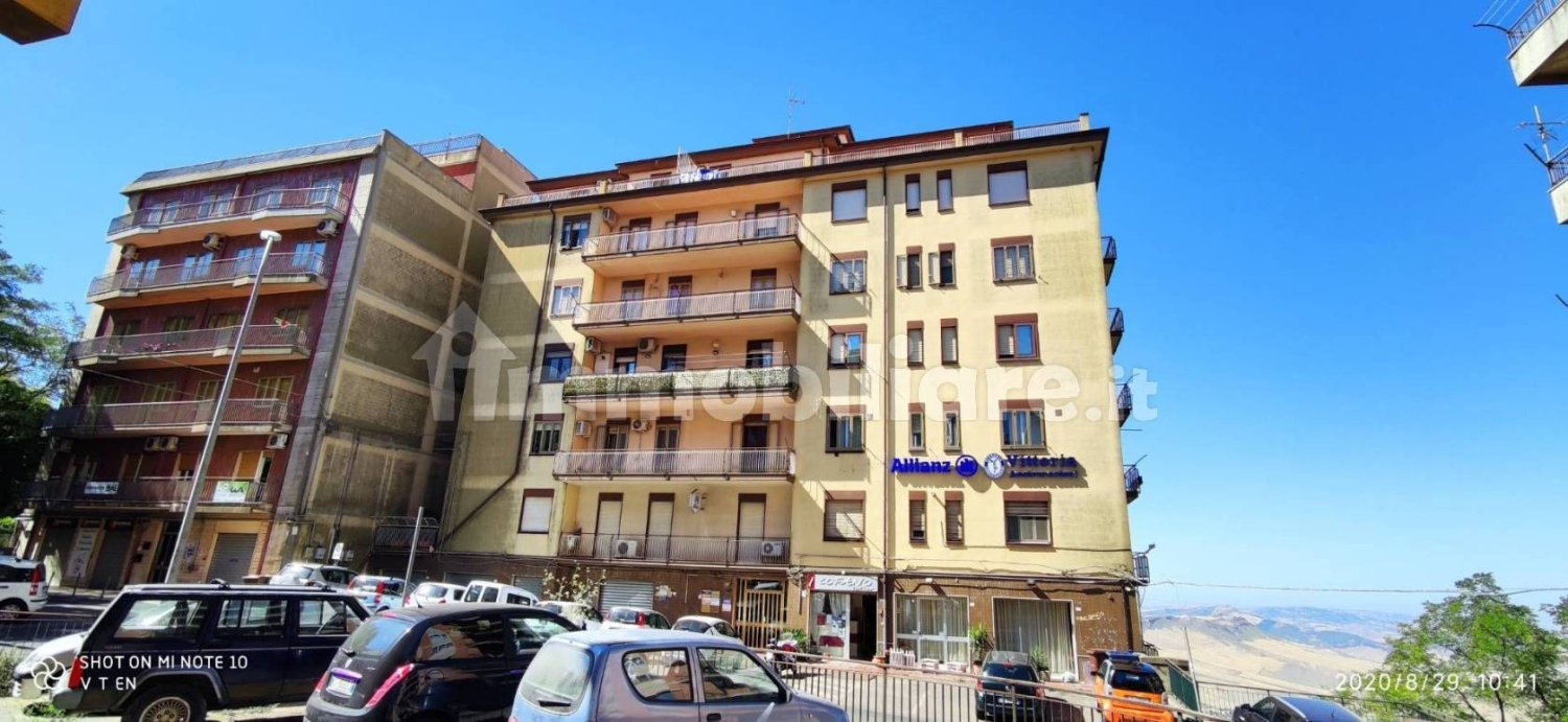 4 bedrooms Apartment in Enna, Italy No. 353903