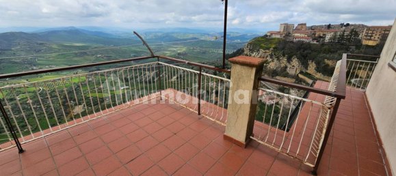 4 bedrooms Apartment in Enna, Italy No. 353903 22