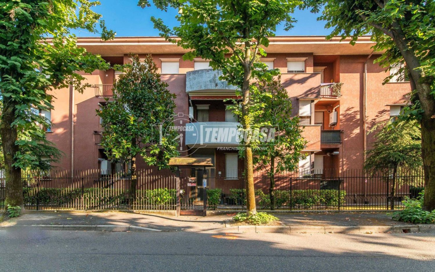 4غرفة شقة في Desio, Italy رقم 293817