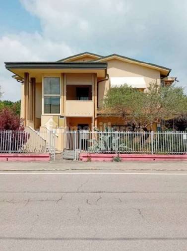 3 غرف نوم منزل في Sermide e Felonica, Italy رقم 357225