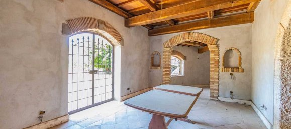 8 bedrooms House in San Cesareo, Italy No. 294688 2