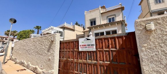 4 bedrooms Villa in San Miguel de Salinas, Spain No. 176464 4