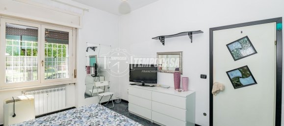 Studio à San Donato Milanese, Italy No. 261215 16