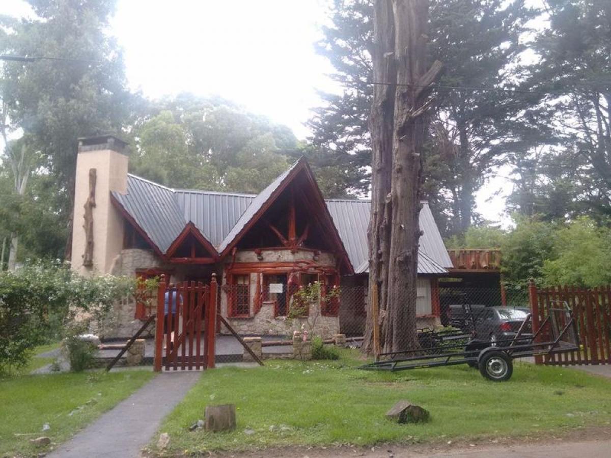 2 bedrooms House in Mar del Plata, Argentina No. 80846