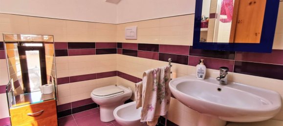 4-salle Appartement à Sulmona, Italy No. 80487 11