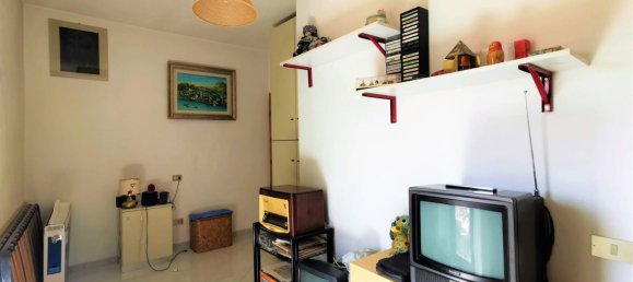 4-salle Appartement à Sulmona, Italy No. 80487 18