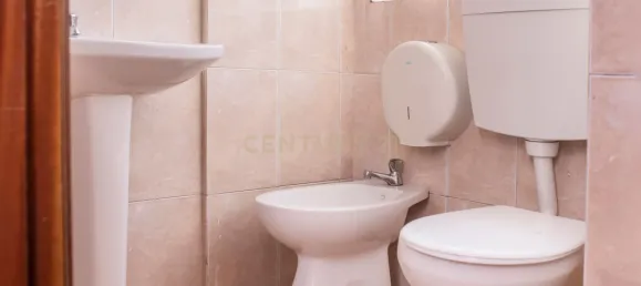 215m² Commercial property in Lisbon, Portugal No. 110314 33