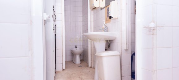 215m² Commercial property in Lisbon, Portugal No. 110314 19