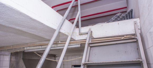 215m² Commercial property in Lisbon, Portugal No. 110314 23