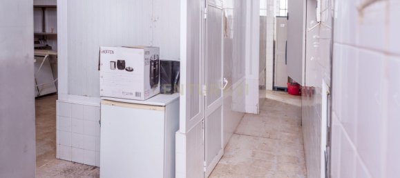 215m² Commercial property in Lisbon, Portugal No. 110314 20