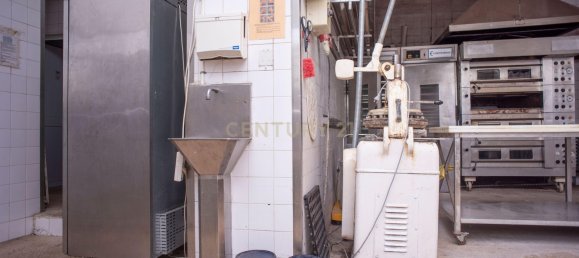 215m² Commercial property in Lisbon, Portugal No. 110314 11