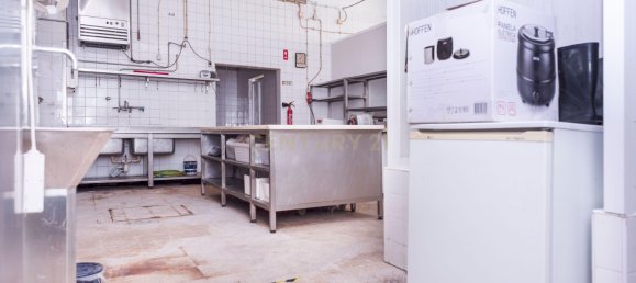 215m² Commercial property in Lisbon, Portugal No. 110314 39