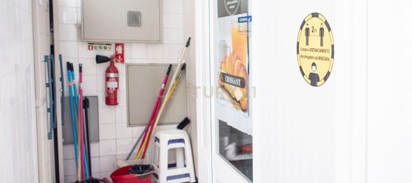 215m² Commercial property in Lisbon, Portugal No. 110314 13