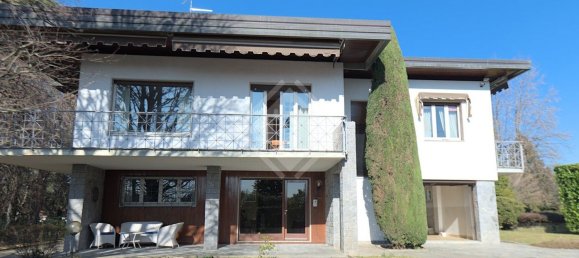 8 rooms Villa in Cantello, Italy No. 89891 2