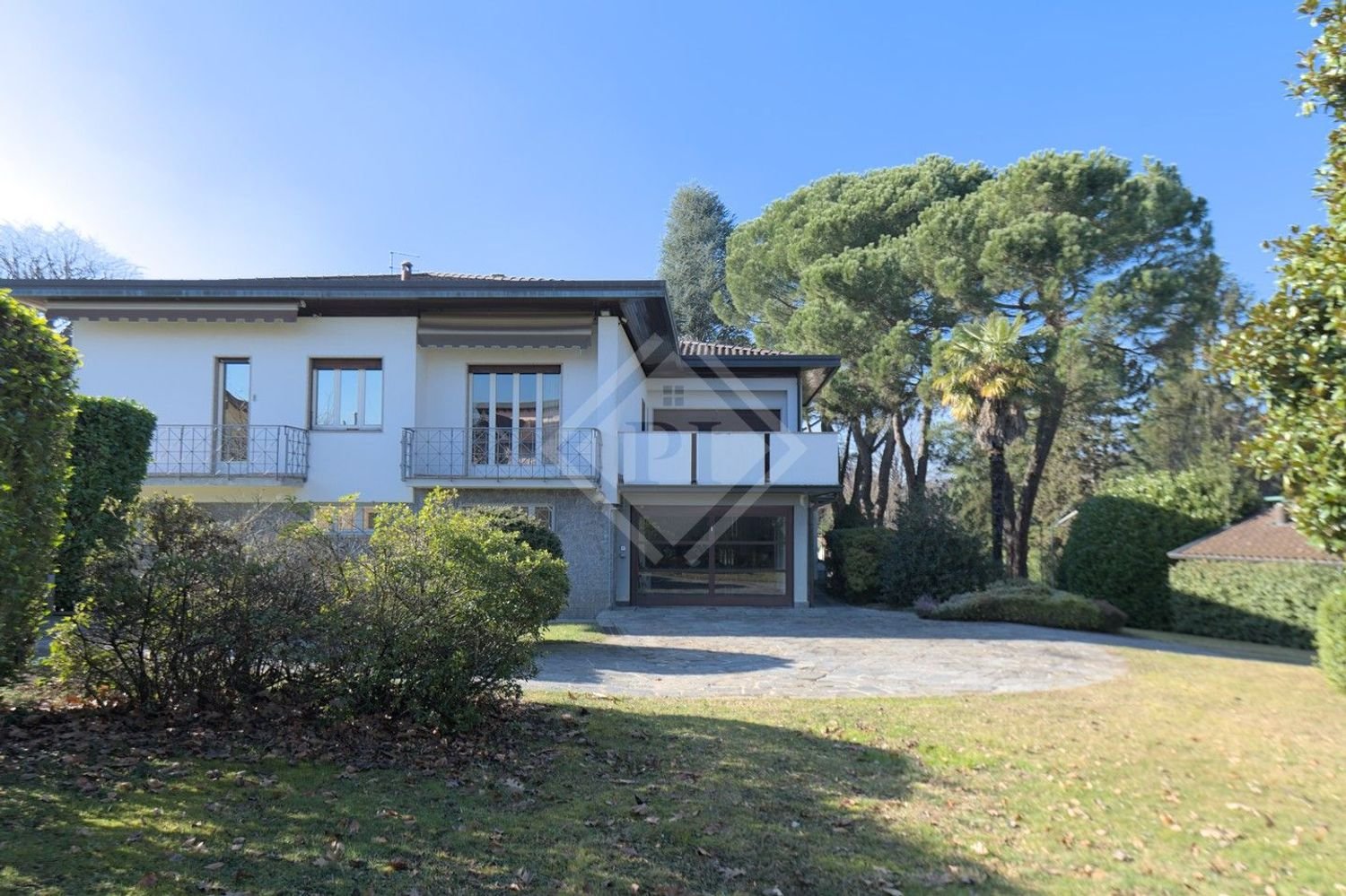 8 rooms Villa in Cantello, Italy No. 89891