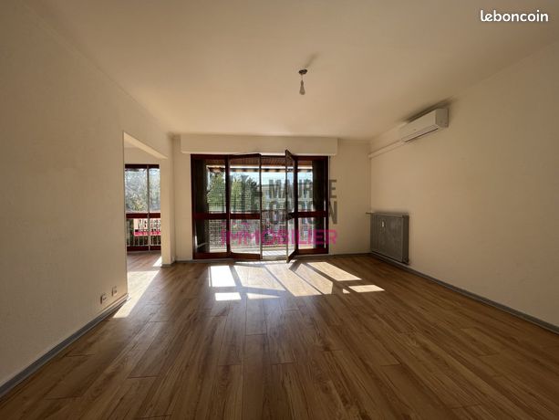 Apartamento de 3 dormitorios en Avignon, France No. 307767