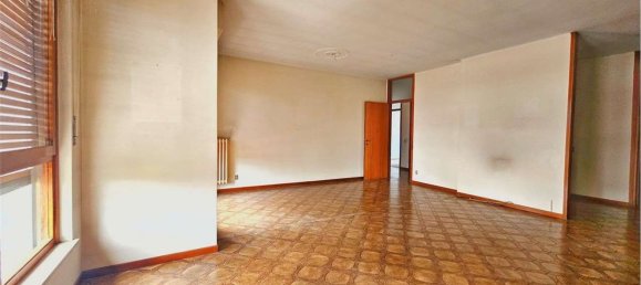 Apartamento T4 em Novara, Italy N.º 316774 2