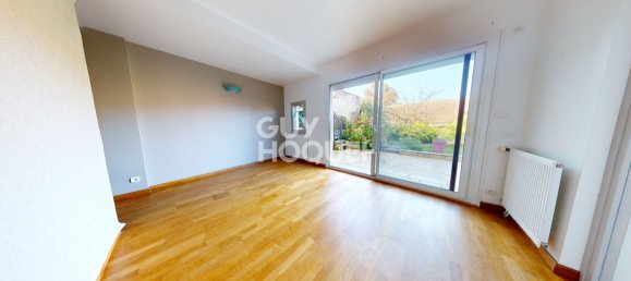 4 bedrooms House in Chateaudun, France No. 81660 14