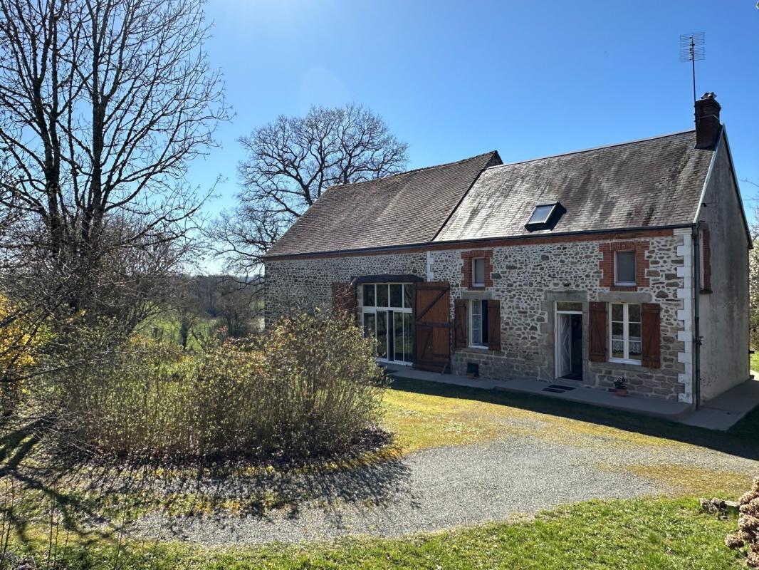 4 chambres Maison à Montchevrier, France No. 72906