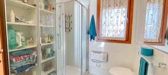 3 bedrooms Apartment in San Michele al Tagliamento, Italy No. 332481 3