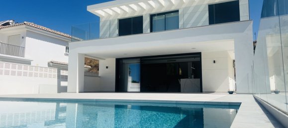 Villa de 4 dormitorios en Mijas, Spain No. 33480 5