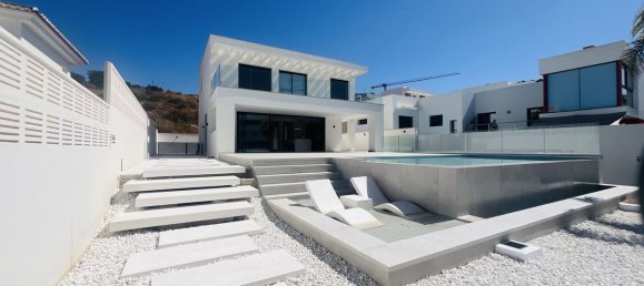 Villa de 4 dormitorios en Mijas, Spain No. 33480 9