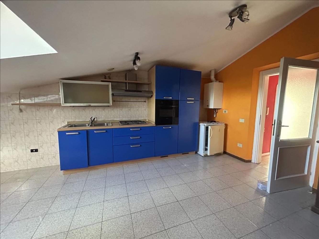 3 rooms Apartment in Castiglione del Lago, Italy No. 126542