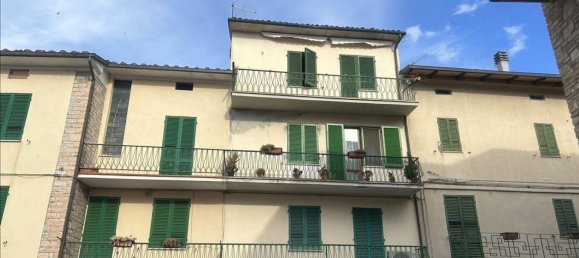 3 rooms Apartment in Castiglione del Lago, Italy No. 126542 4