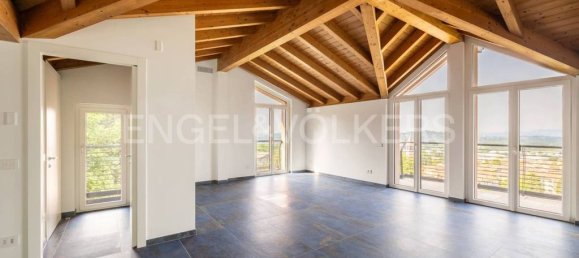 3 غرف نوم فيلا في Gavirate, Italy رقم 131391 21