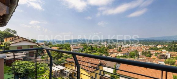 3 غرف نوم فيلا في Gavirate, Italy رقم 131391 29