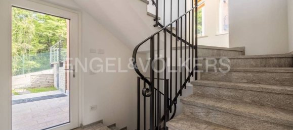 3 غرف نوم فيلا في Gavirate, Italy رقم 131391 12