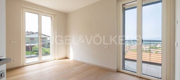 3 غرف نوم فيلا في Gavirate, Italy رقم 131391 6