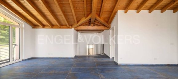 3 غرف نوم فيلا في Gavirate, Italy رقم 131391 23