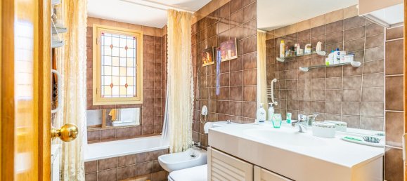 Apartamento de 4 dormitorios en Majadahonda, Spain No. 156516 17