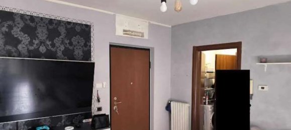 2-salle Appartement à Giussano, Italy No. 2723 4