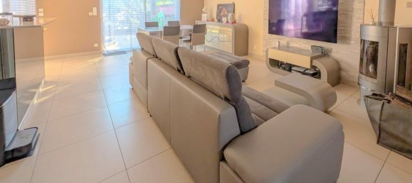 Casa de 3 dormitorios en Pessac, France No. 306764 2