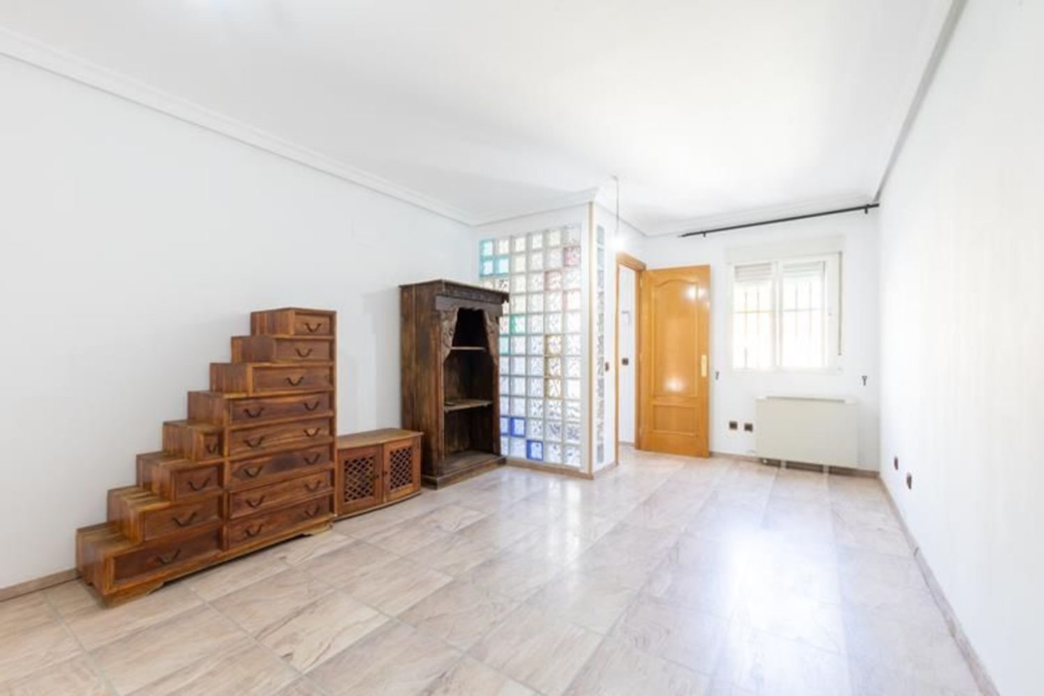 Dúplex de 3 dormitorios en Madrid, Spain No. 235183