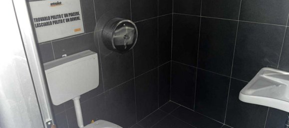 Gewerbliche Immobilie in San Nicola la Strada, Italy 192m², Nr. 364495 6