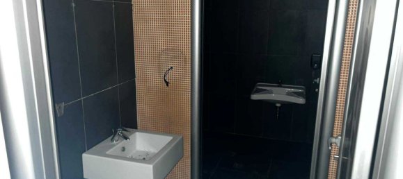 Gewerbliche Immobilie in San Nicola la Strada, Italy 192m², Nr. 364495 5