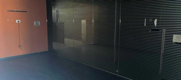 Gewerbliche Immobilie in San Nicola la Strada, Italy 192m², Nr. 364495 10