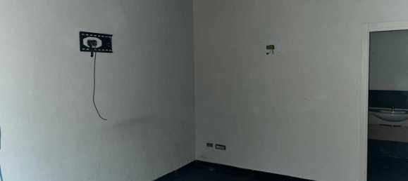 Gewerbliche Immobilie in San Nicola la Strada, Italy 192m², Nr. 364495 11