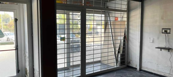 Gewerbliche Immobilie in San Nicola la Strada, Italy 192m², Nr. 364495 2