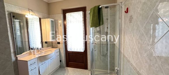 4 Schlafzimmer Villa in Lucca, Italy, Nr. 169027 12