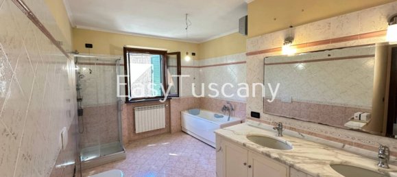 4 Schlafzimmer Villa in Lucca, Italy, Nr. 169027 7