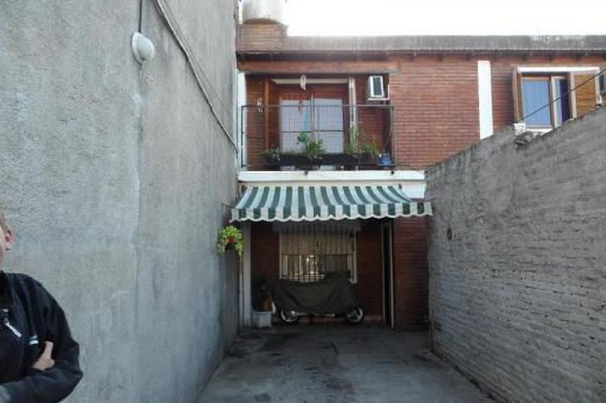 3 bedrooms House in General San Martin, Argentina No. 10080